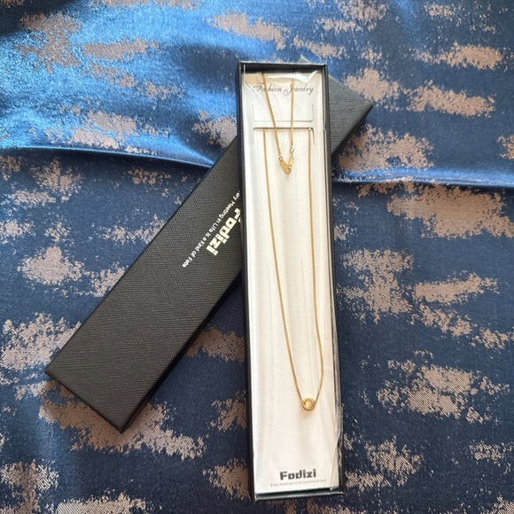 18 inches Box Chain Necklace Gold Color new with tags - Picture 1 of 6